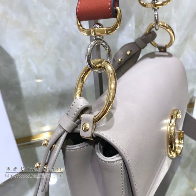 Chloe女包 克洛伊經典C形飾扣寬肩帶包包 Chole手提肩背斜挎包  jjh1377